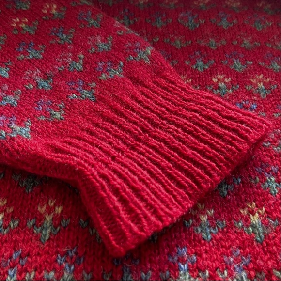 π Laura Ashley, Vintage Little Red Riding Hood Floral Wool Knit Jumper - Picture 10 of 16